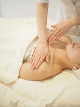 ポーラ 流山おおたかの森駅前(POLA)/デコルテケア