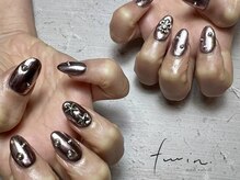 ツイン(twin.)/ピンクミラークロムネイル