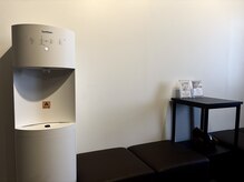 ヘッドミントVIP 銀座店の雰囲気（ウォーターサーバー設置しております）