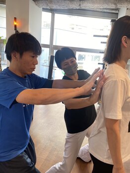 からだととのうラボ 六本松店/骨格矯正の研修を受けております