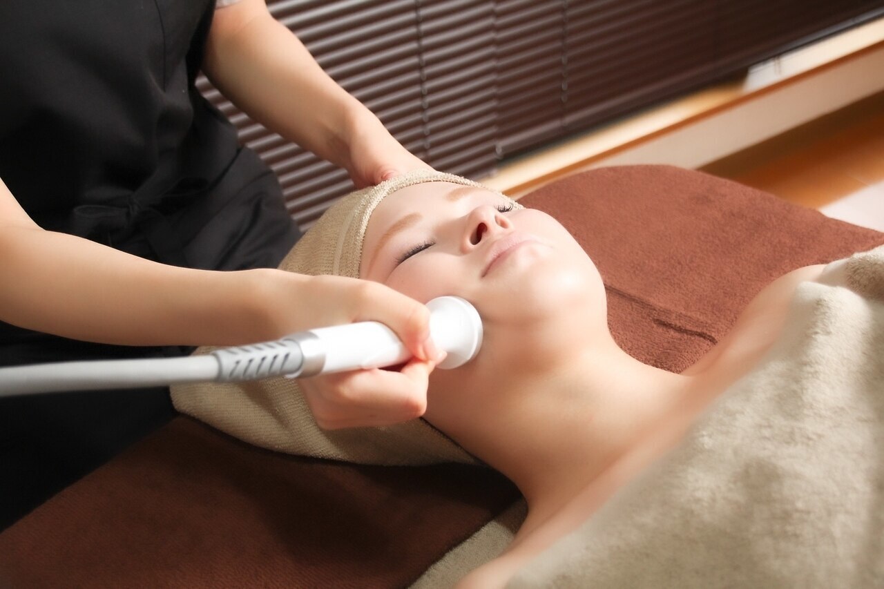 毛穴美人フェイシャル（毛穴開き引き・たるみケア引き締め）\14000→\2400