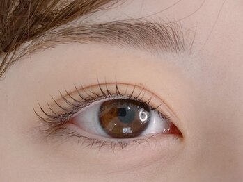 クオン(KUON)の写真/忙しい大人女性の味方◎リピーター多数の実力派！速さと丁寧さを両立した感動の仕上がりで理想の目元に。