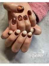 エム(em)/カフェオレネイル