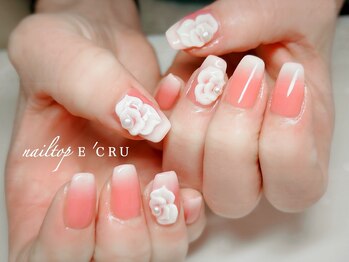 ネイルトップエクル(nail top E CRU)/エンボスフラワー