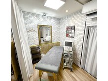 カーテンでしっかり仕切るので、リラックスして受けられます♪