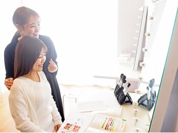 マミュ @cosmeTOKYO店(MAMEW)の写真/【イベント盛りだくさんの季節のご褒美に】ご自分に合った色味やメイクを習得してメイクを見直す機会にも♪