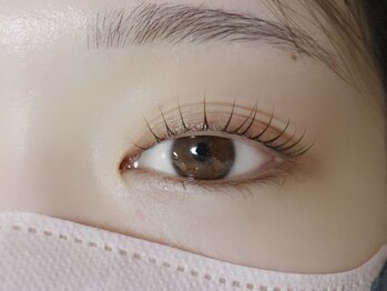 シャルリス(CHALELISS)の写真/〈カウンセリング重視★〉自まつ毛をケアしながらまつ毛パーマができる☆お悩みはお気軽にご相談ください！