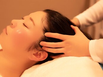 ソム(somme)の写真/考え続けた頭を、静かにほどく。呼吸と自律神経から整え、深く癒される本格ヘッドスパ。