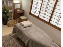 オラフ 高坂西口整体院(olaf)の雰囲気(和の雰囲気と癒しの緑も店内を彩ります。)