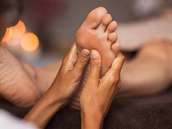 東方御養の写真/足の疲れ・むくみ・ストレス解消に♪足裏の反射区を刺激することで内臓の働きを活性化し、不調を根本改善！