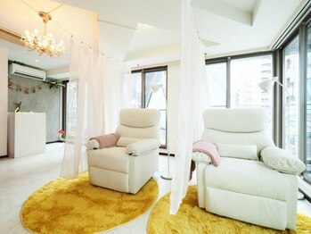 カラン(calin)/極上のソファーでの施術♪