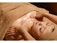 クイーンズ ピュア 新宿本店(Queen's Pure)/デコルテマッサージ