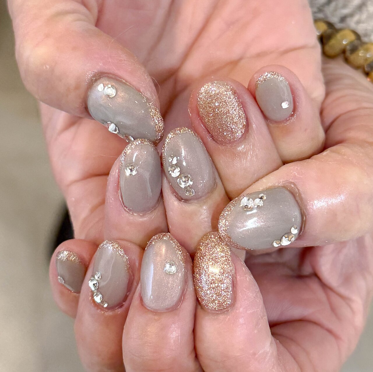 2026年春トレンド】グレー オフィスのネイルデザイン集｜人気順｜5