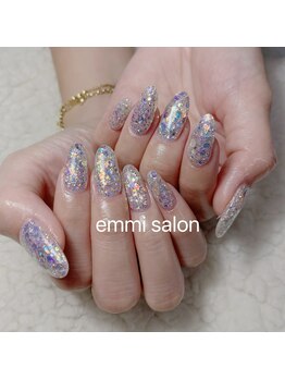 エミー(emmi)/