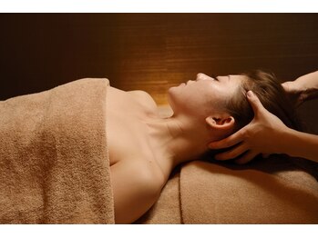 クイーンズ ピュア 新宿本店(Queen's Pure)/ヘッドマッサージ