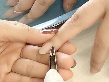 ネイルアンドアイラッシュ グランジュテ(GRANDJETE)の写真/人気の極上ネイルケア&ハンドケア¥4980★爪の整え+ウォーターケアで甘皮除去+マッサージ!自爪を綺麗に