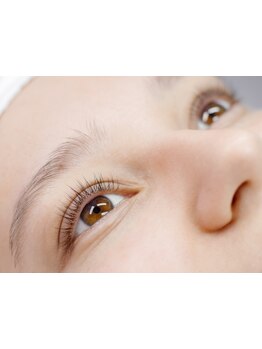 ナチュラル上品な目元にしたい