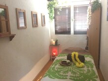 アロハ(ALOHA)の雰囲気（リゾートと気分でリラックス♪施術所はゆっくりドリンクタイム）