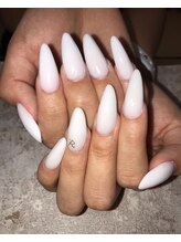 エスフィーネイルサロン ブリーユ(Esfy nailsalon Brille)/1カラーにイニシャル