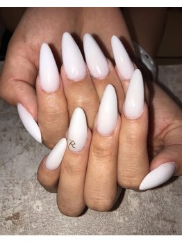 エスフィーネイルサロン ブリーユ(Esfy nailsalon Brille)/1カラーにイニシャル