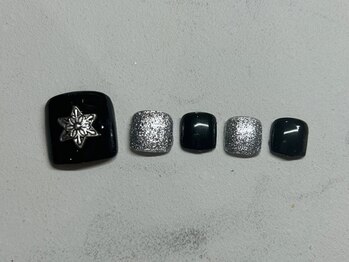 クレスト(CREST)/ブラックでカッコいいデザインも