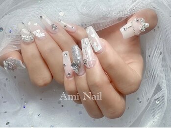 アミネイル 中野(Ami Nail)の写真/持ち込みOK☆幅広いシーンに対応できる豊富なデザイン！あなたの好みの指先をプロデュースしてくれます◎