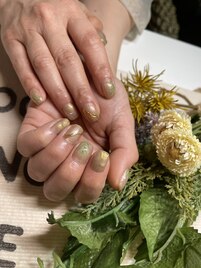 渋め新緑ネイル
