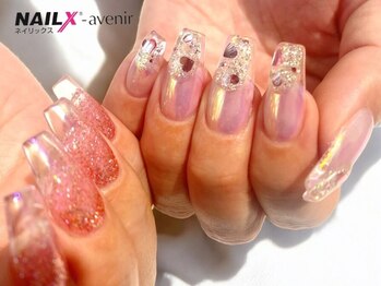 ネイリックス アヴェニール(NAILX avenir)の写真/コンプレックスを魅力に】長さ出しで美しい指先へ！夏の装いにぴったりなネイルで、指先からオシャレに