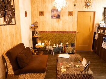 ミンピバリ(Mimpi Bali)/ご来店後はゆったりソファで♪