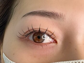 ハル(halu)の写真/ナチュラルにも華やかにも幅広く対応可能◎骨格に基づいた眉×理想を叶えるまつ毛で横顔まで美しく☆