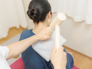 マカナ整体院/肩の位置のずれが肩こりの原因!