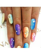 クリスタルネイル ボンベルタ橘店(CRYSTAL NAIL)/カラフルネイル