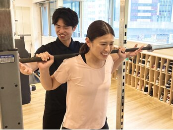 エビジム 旭川店(eviGym)の写真/【スタイルアップを目指す方に！】専門知識豊富なトレーナーとマンツーマンでリバウンドのリスクを軽減◎