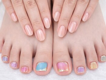 マニトワ(manitoi)の写真/整った素足で美しいフットネイルに。丁寧な甘皮ケアと角質ケアで足元のお悩みも解決!