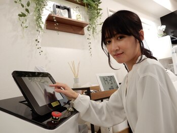 ビューティーセルフ24 金山店(BEAUTY SELF 24)/タッチパネルで操作します