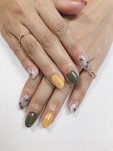 ビューティーネイル(Beauty Nail)/お花がインパクトあります。