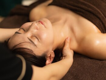 めぐり/デコルテリンパマッサージ