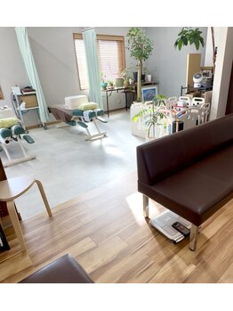 気仙沼みどり接骨院/オシャレで落ち着きのある空間