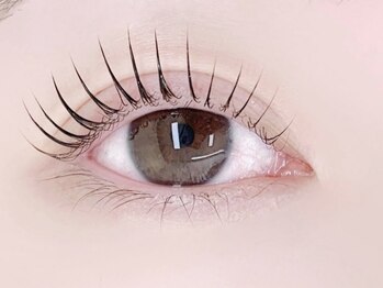 セレブヒルズ 姫路駅前北口店(Celeb Hill's)の写真/【パリジェンヌラッシュリフト¥4400】大人女性にも人気!根元からしっかり立ち上げて印象アップ♪