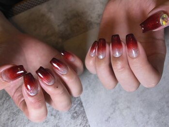 ネイルサロン キリカ(Nailsalon Kilika)の写真/【指先から耳元まで上品に特別感を出したい女性へ】大人女性の魅力を最大限引き出す上品なデザイン◎