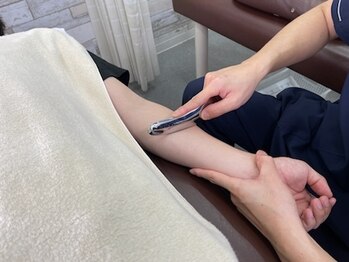 むらかみ整骨院鍼灸院 久津川/筋膜リリースで動きを良くする