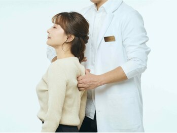 フィラメント カナザワ(Filament KANAZAWA)の写真/【人気No.1】凝り固まった首・肩の筋肉をほぐして美しく姿勢改善[美容整体/金沢]