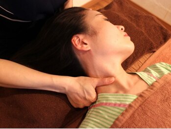 美美 神楽坂の写真/本格整体+小顔矯正60分コースが破格の¥3500で受けられる!血行促進で美肌効果も◎疲れを癒しながら美もGET♪