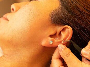 ねむねこ/首肩こり改善♪耳つぼジュエリー