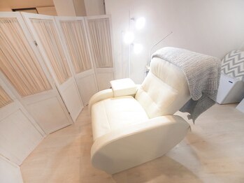 アイラッシュアンドコー(eyelash&co.)/寝ごごちの良いリクライニングで