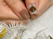 サロンドフォーエイチ(salon de 4H)/親指にポイントアート♪