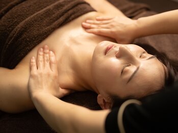 めぐり/デコルテリンパマッサージ