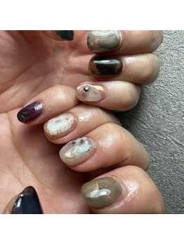 カーロ(at.caroz)/ニュアンスネイル