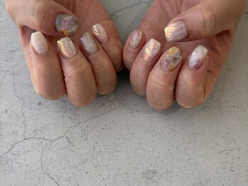 プラス サード(Plus 3rd)/オーロラネイル bymarina.a