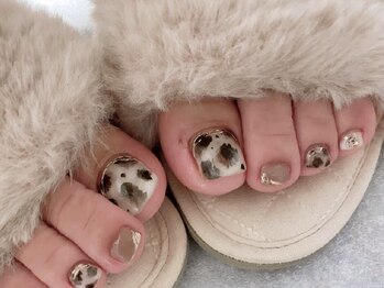 ライリア 小岩店(Rairia)の写真/【ハンドネイルができない方必見！】モチの良さ×高技術で、大人可愛く自慢したくなるフットネイルを♪